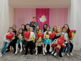 Утренники в средней и старшей группах Утренники в средней и старшей группах.